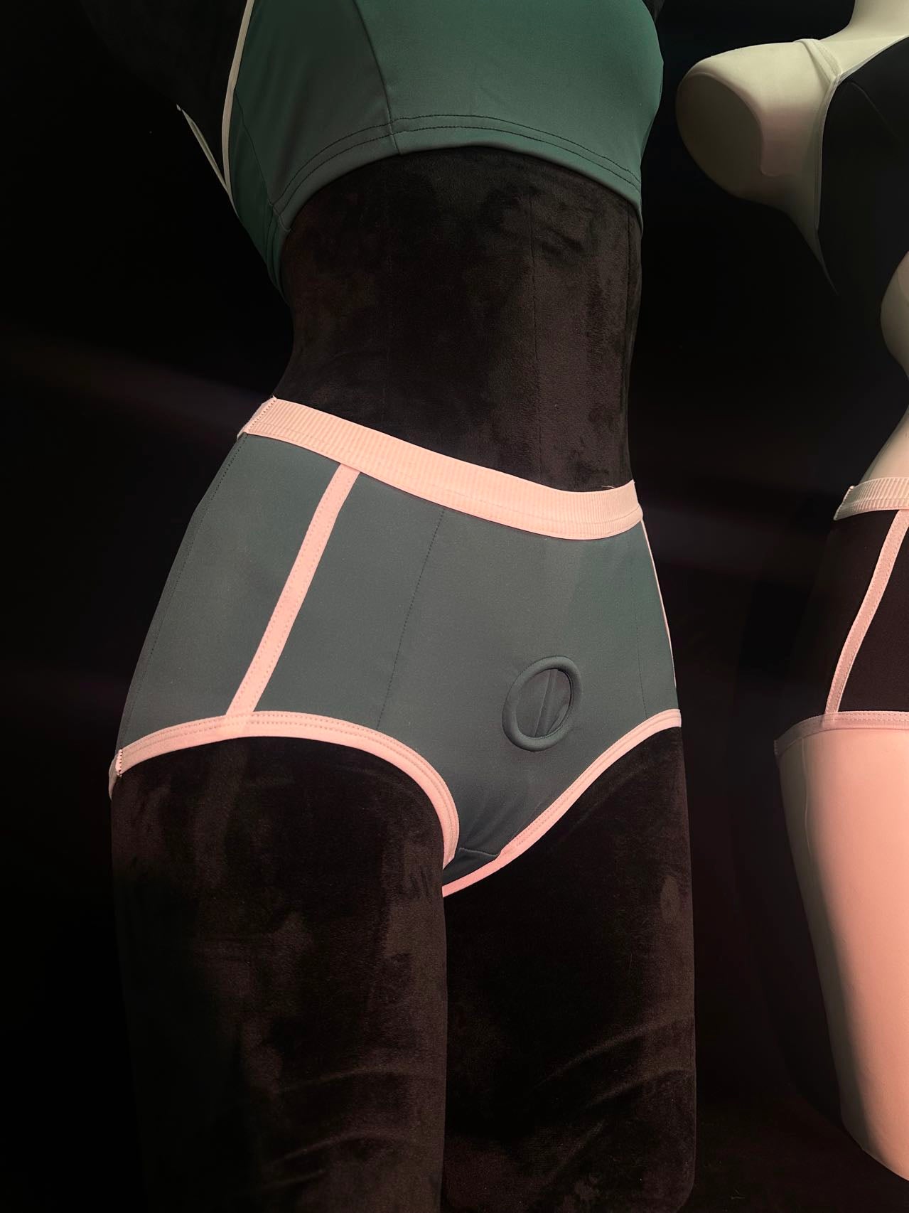 Captain Mira Harness